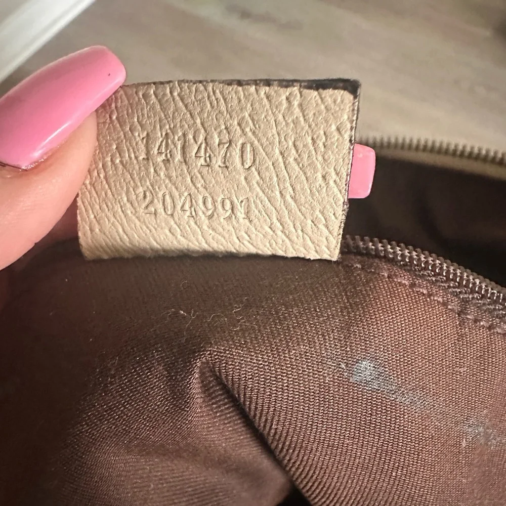 Authentic Gucci GG Canvas Tote Bag – Classic Monogram – Tan Leather Trim - Picture 5 of 15